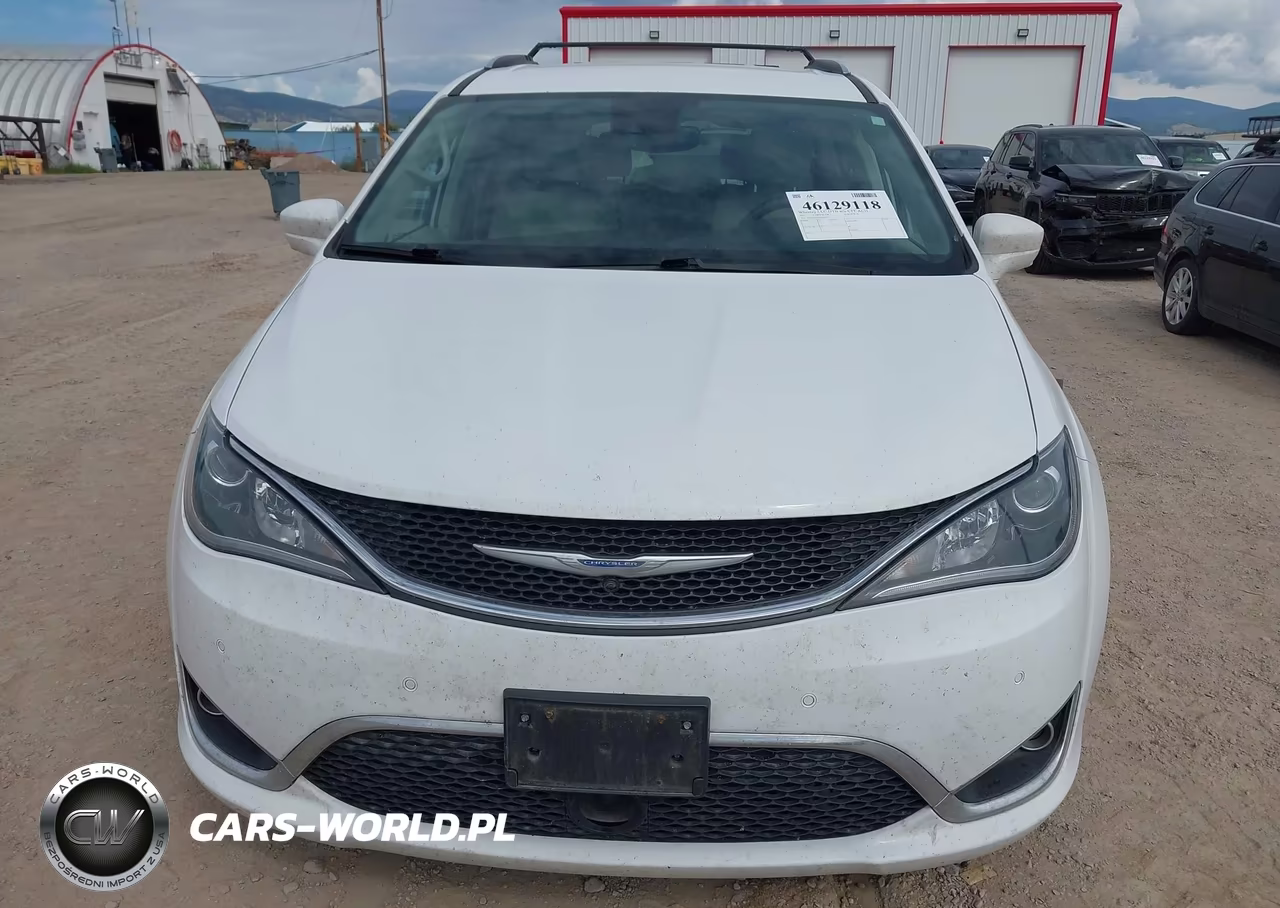 2017 Chrysler Pacifica Touring-L Plus VIN:2C4RC1EG7HR506176 - 12