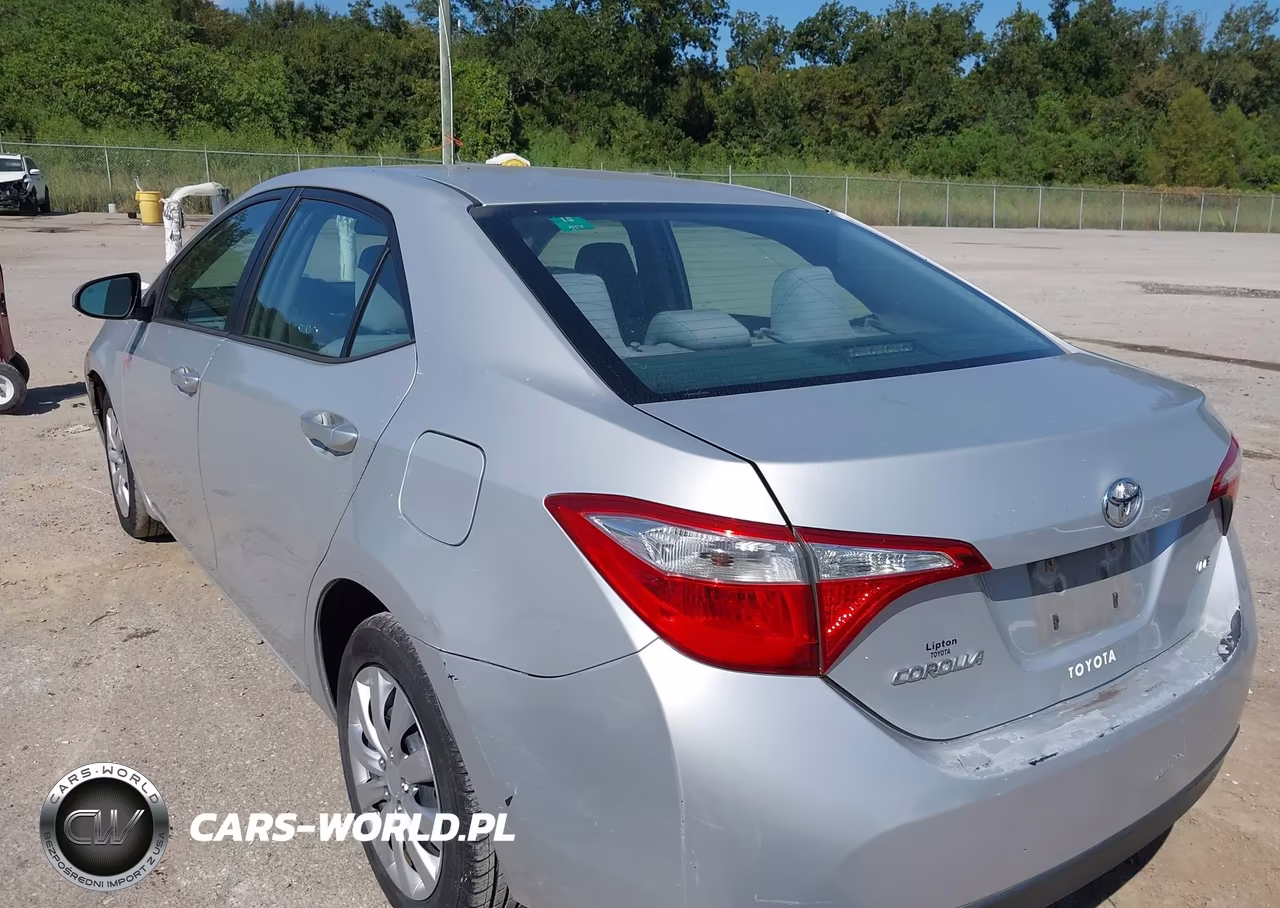 2015 Toyota Corolla Le VIN:2T1BURHE5FC412379 - 3