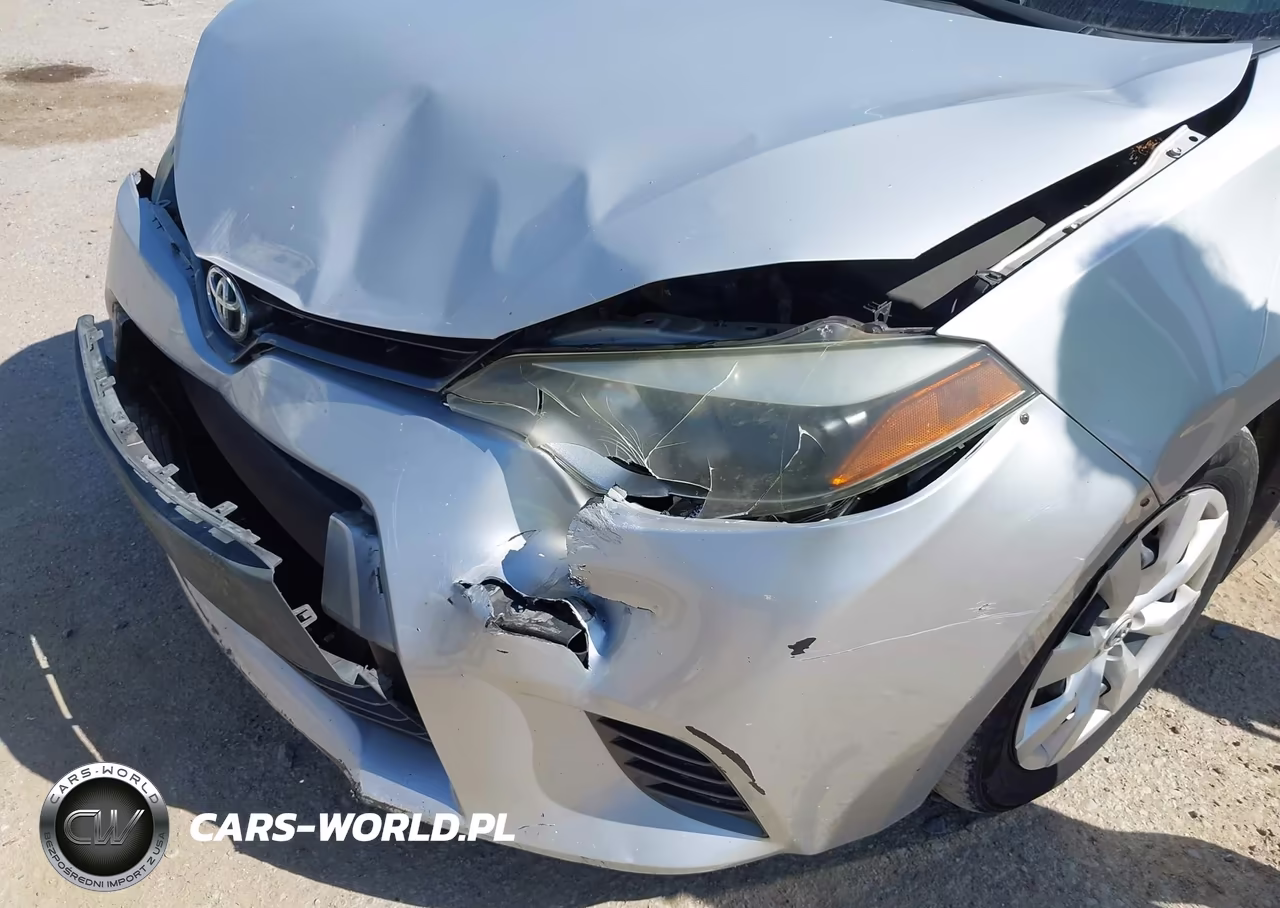 2015 Toyota Corolla Le VIN:2T1BURHE5FC412379 - 6