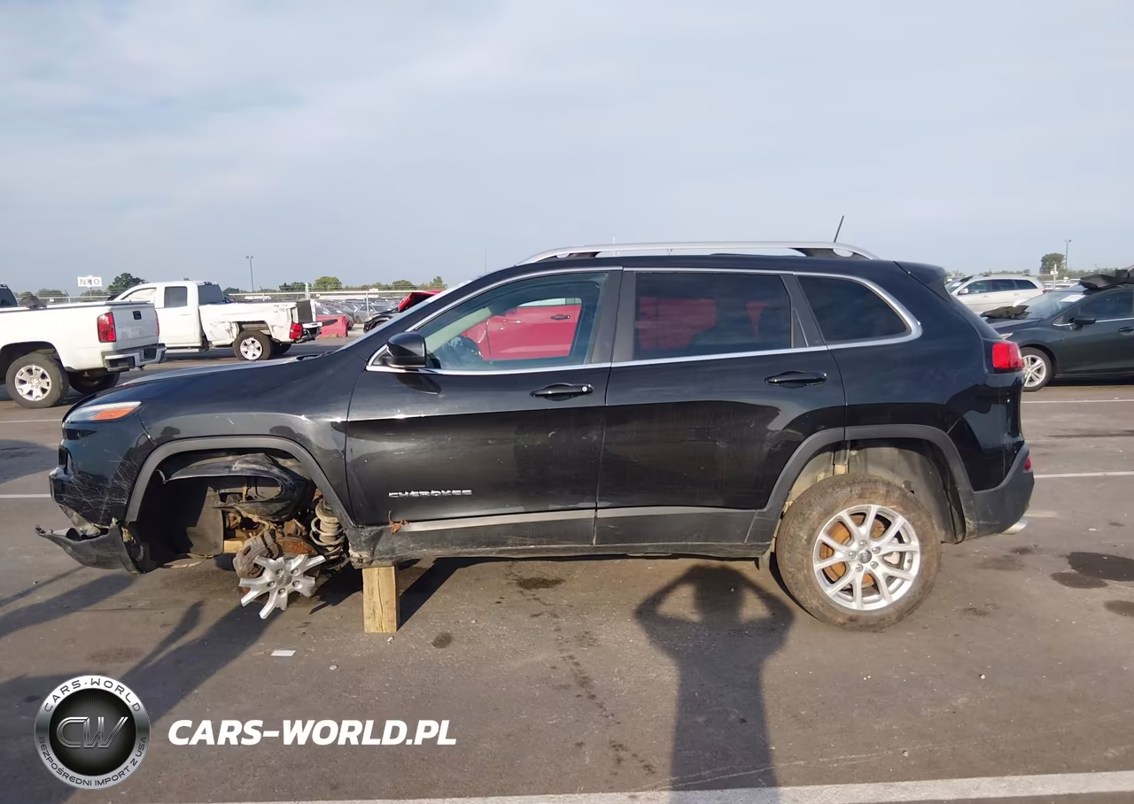 2016 Jeep Cherokee Latitude VIN:1C4PJLCB7GW207213 - 14