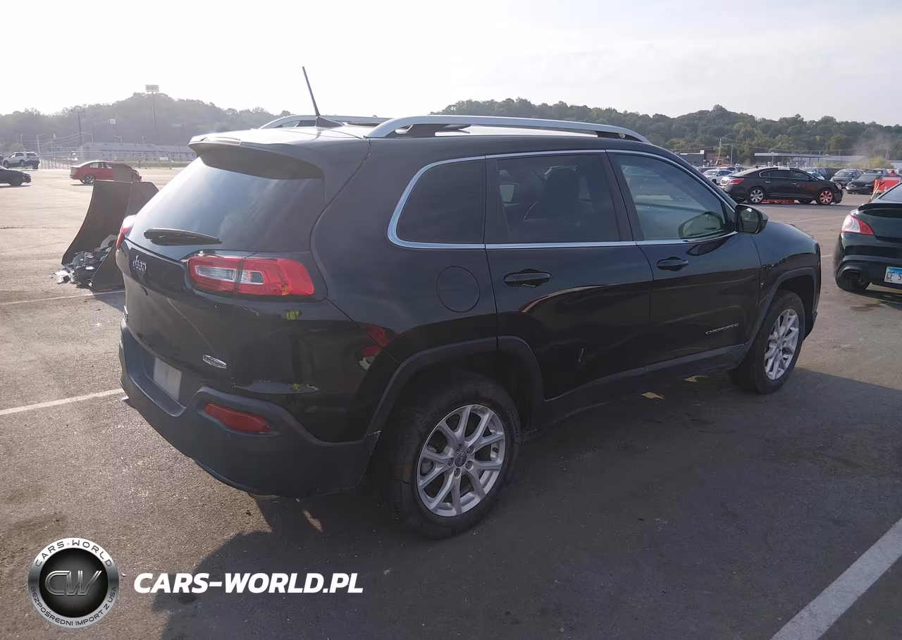 2016 Jeep Cherokee Latitude VIN:1C4PJLCB7GW207213 - 4