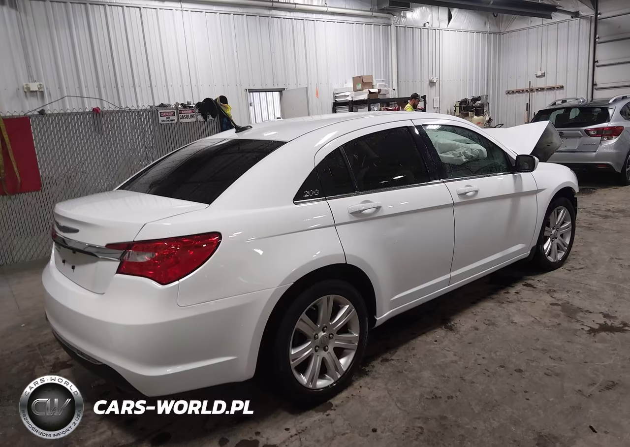 2011 Chrysler 200 Touring VIN:1C3BC1FB0BN613101 - 4