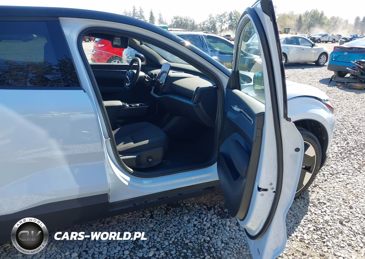 2026 Volvo Ex30 Plus Twin Motor Performance, Fully Electric VIN:YV4EK3ZK2T2615032 - 5