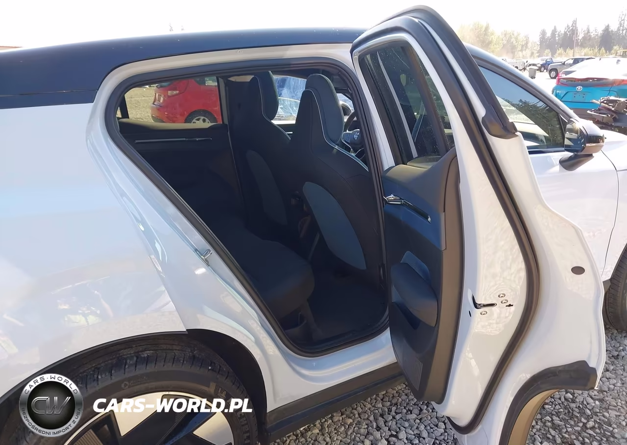 2026 Volvo Ex30 Plus Twin Motor Performance, Fully Electric VIN:YV4EK3ZK2T2615032 - 8