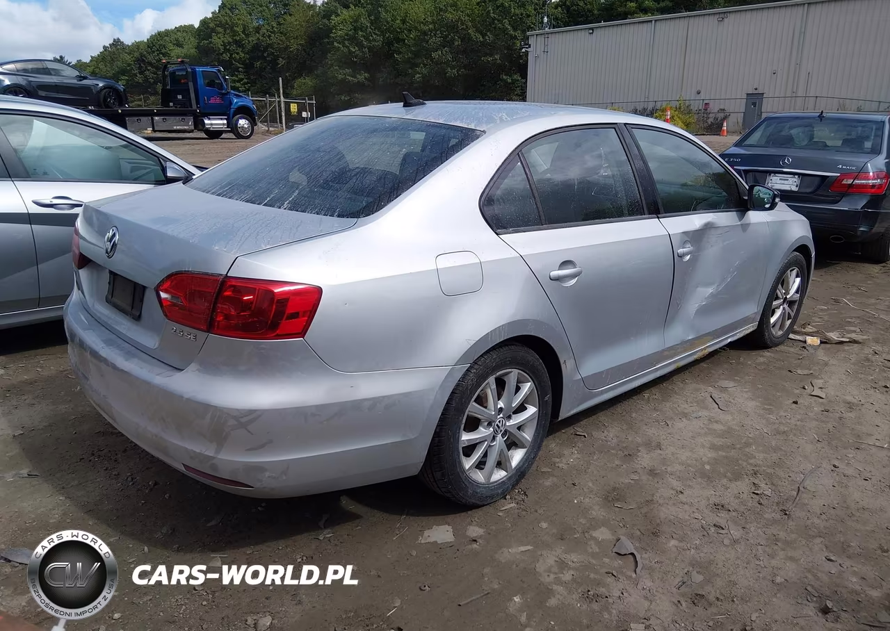2011 Volkswagen Jetta 2.5L Se VIN:3VWDX7AJXBM385626 - 4