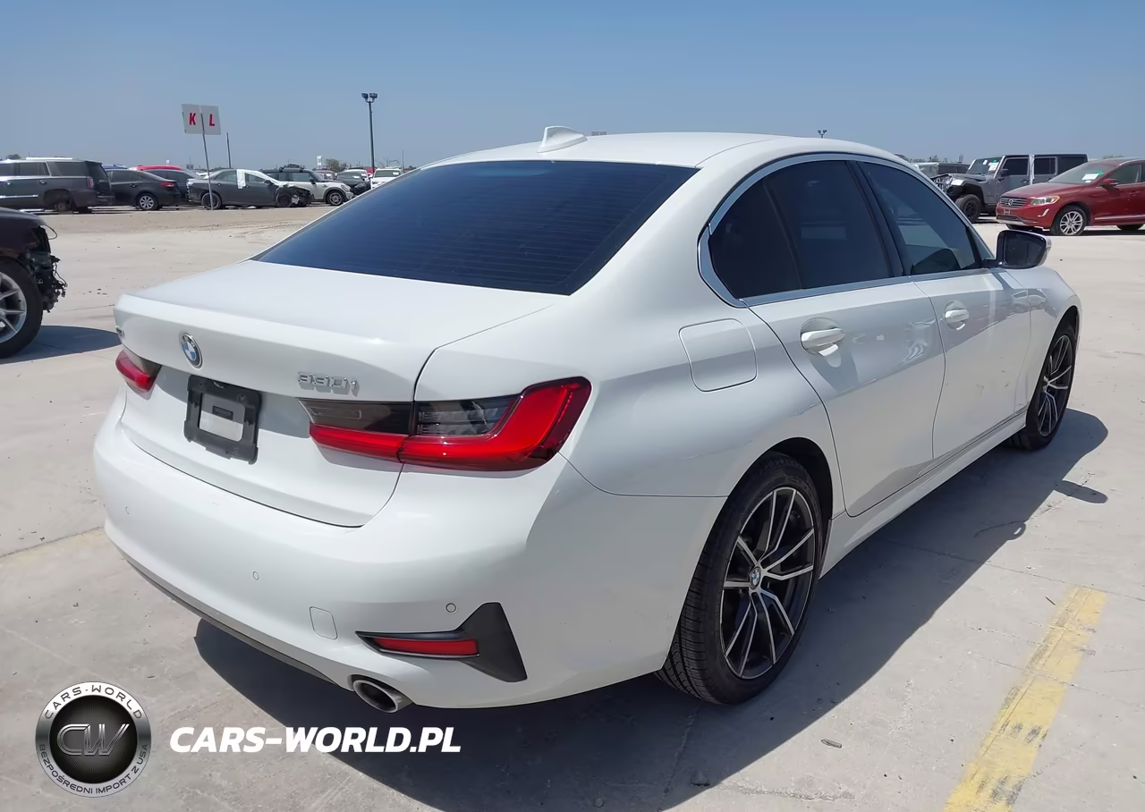 2020 BMW 330I xDrive VIN:3MW5R7J04L8B13847 - 4