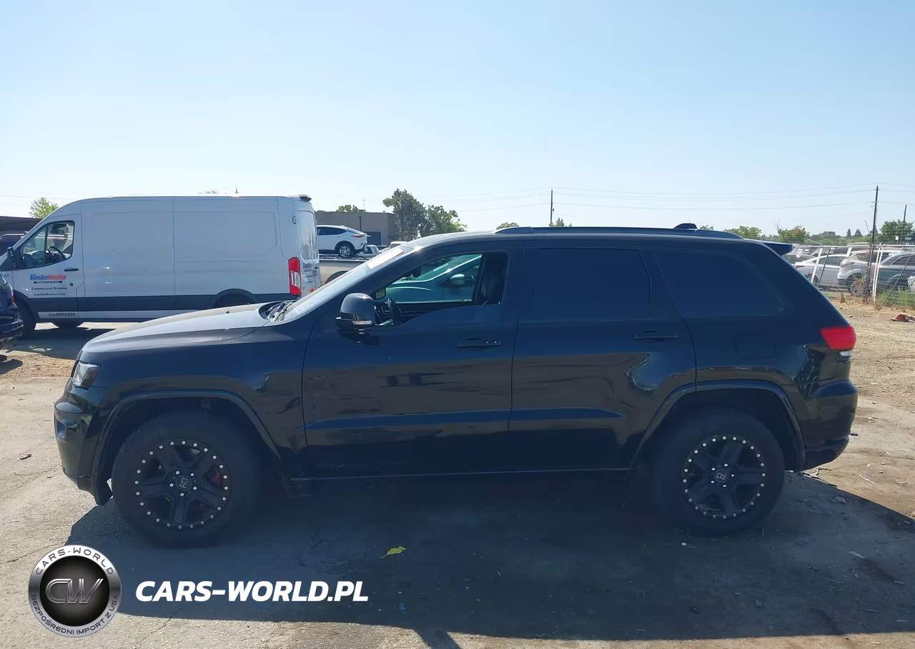 2017 Jeep Grand Cherokee Overland 4X2 VIN:1C4RJECG6HC626592 - 14