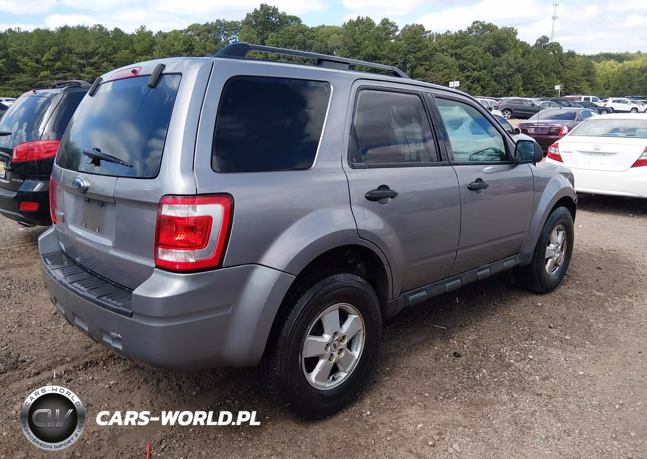 2008 Ford Escape Xlt VIN:1FMCU03158KC90432 - 4