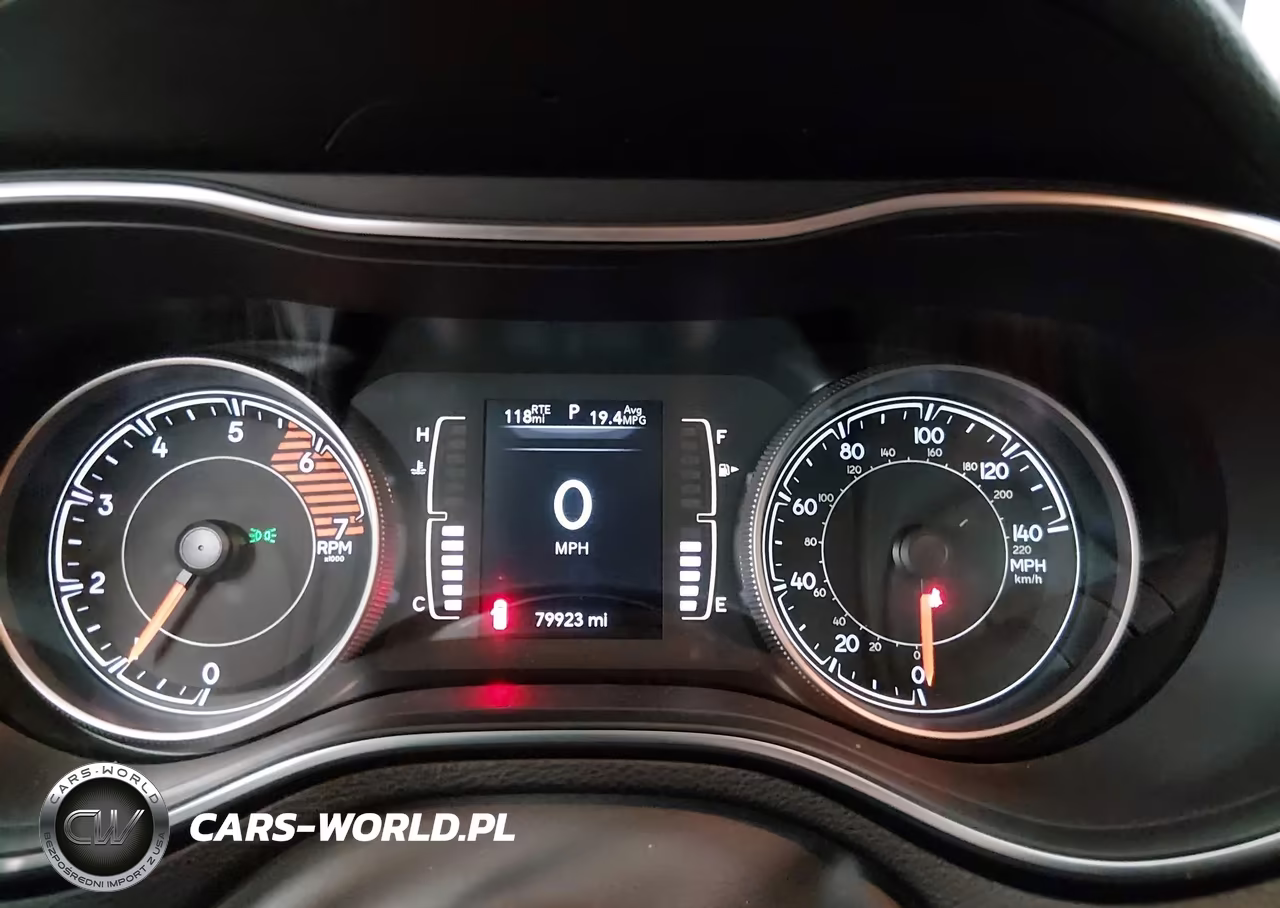 2019 Jeep Cherokee Latitude Plus 4X4 VIN:1C4PJMLN6KD219454 - 7