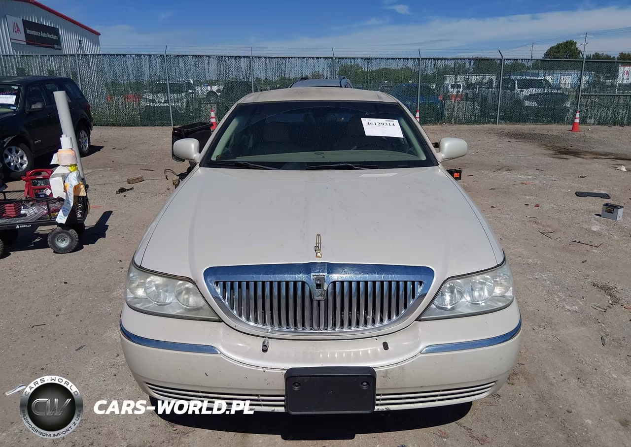 2005 Lincoln Town Car Signature VIN:1LNHM81WX5Y634512 - 6