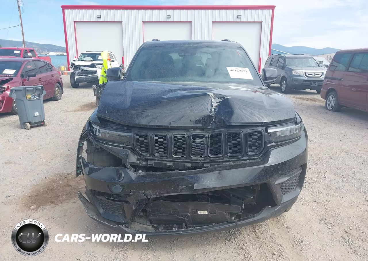 2024 Jeep Grand Cherokee Altitude 4X4 VIN:1C4RJHAG0RC215713 - 13