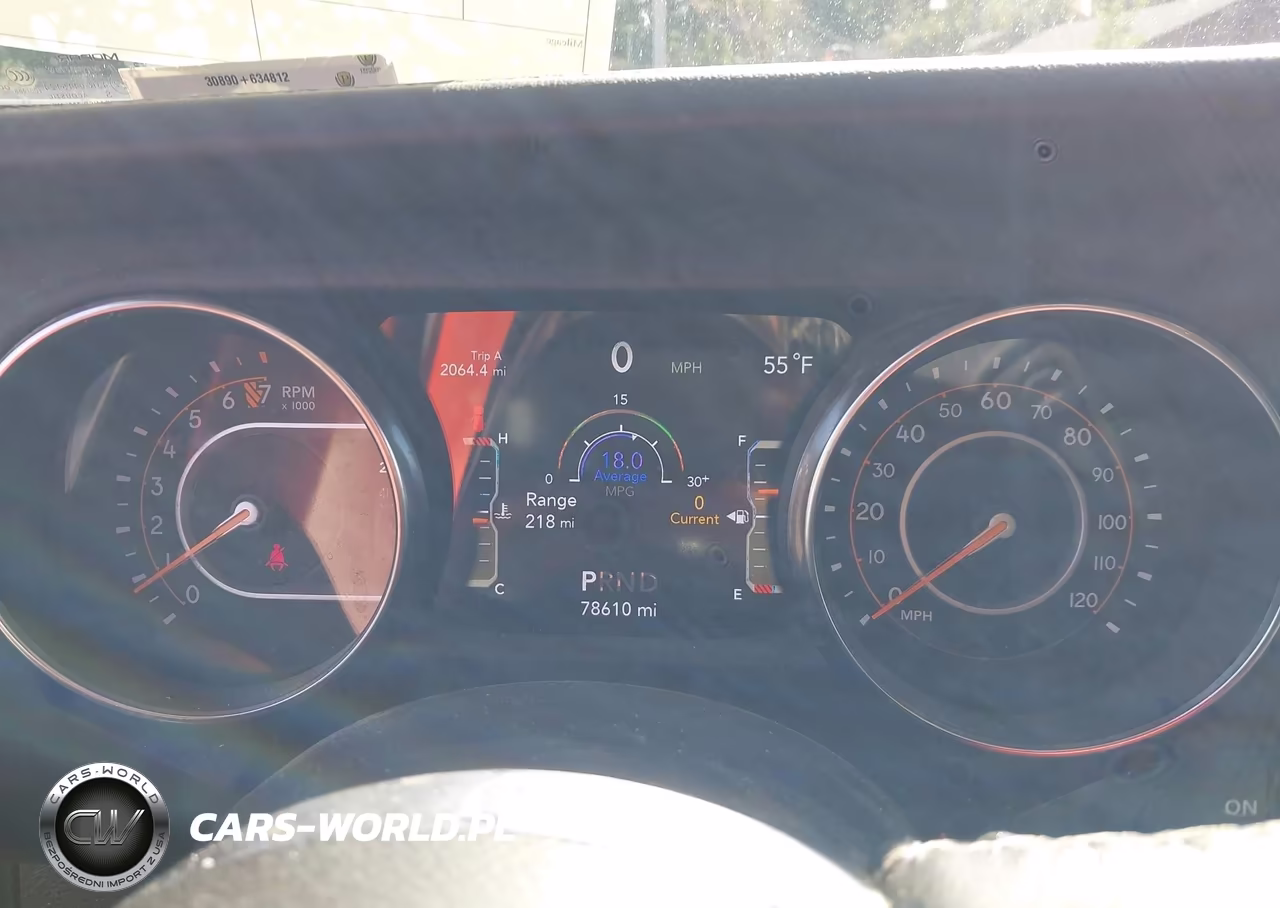 2019 Jeep Wrangler Unlimited Moab 4X4 VIN:1C4HJXEGXKW554953 - 7