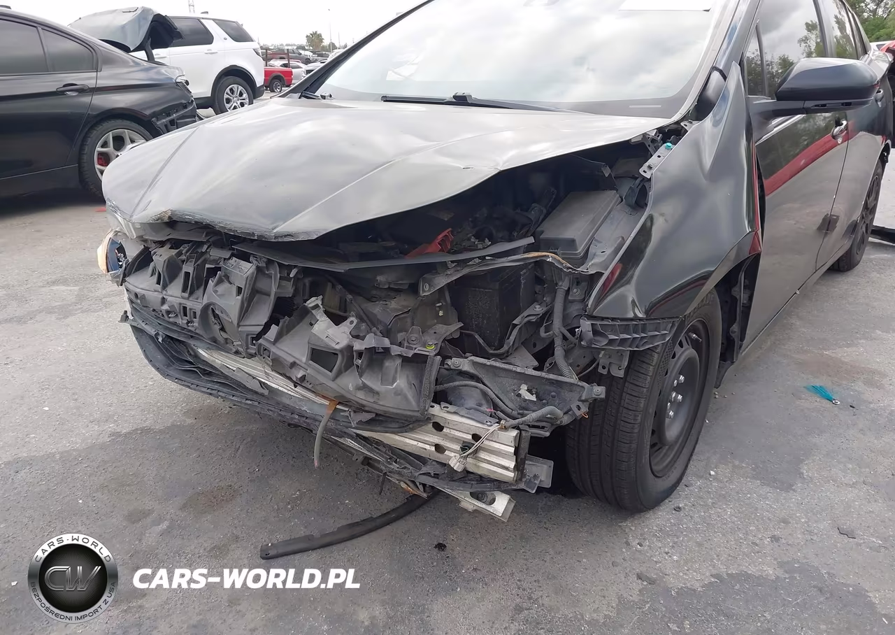 2017 Toyota Prius Two VIN:JTDKBRFU8H3544676 - 6
