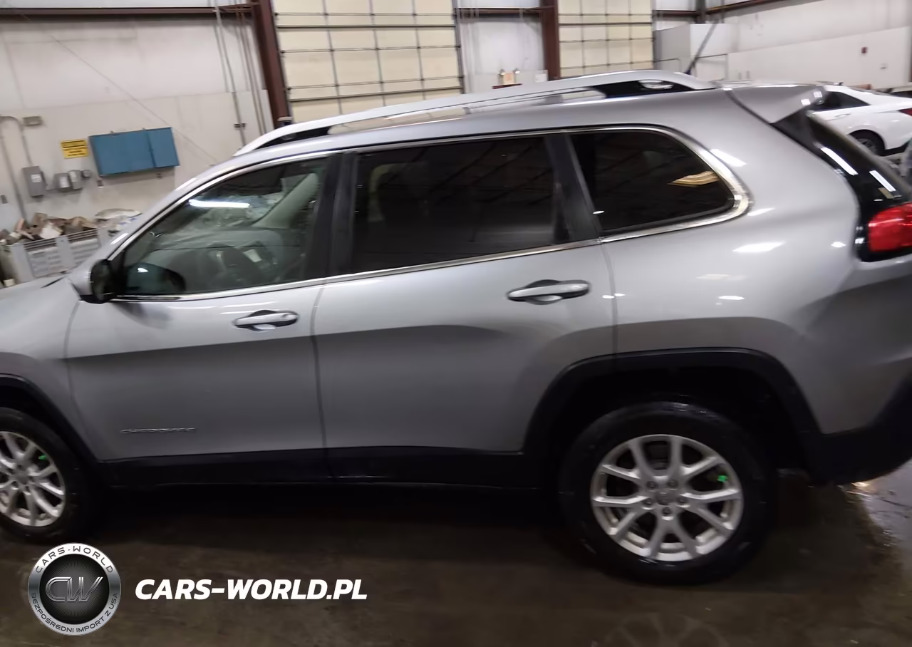 2016 Jeep Cherokee Latitude VIN:1C4PJMCB5GW218314 - 15