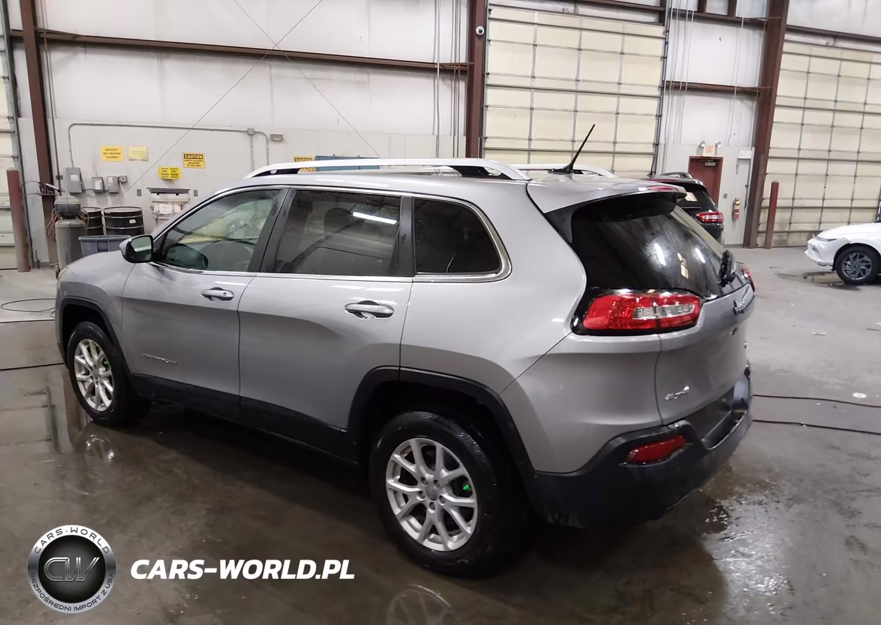2016 Jeep Cherokee Latitude VIN:1C4PJMCB5GW218314 - 3