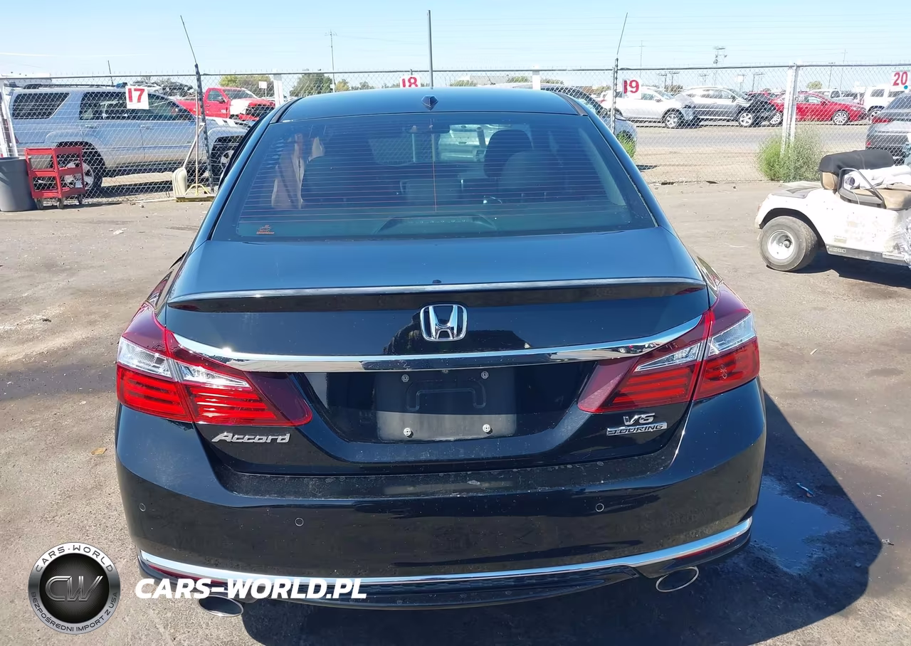 2017 Honda Accord Touring V6 VIN:1HGCR3F97HA019629 - 16