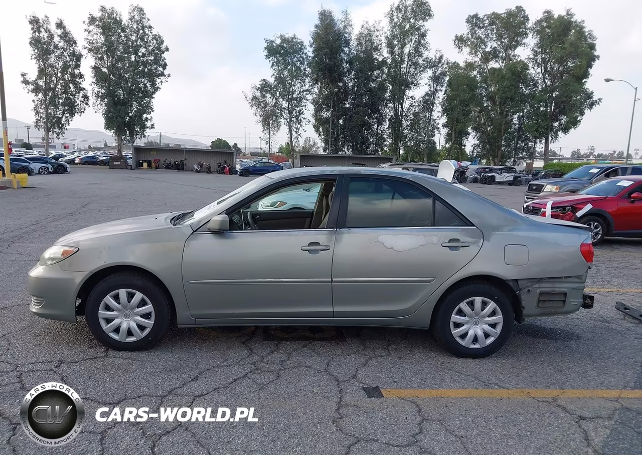 2005 Toyota Camry Le VIN:4T1BE32KX5U554295 - 16