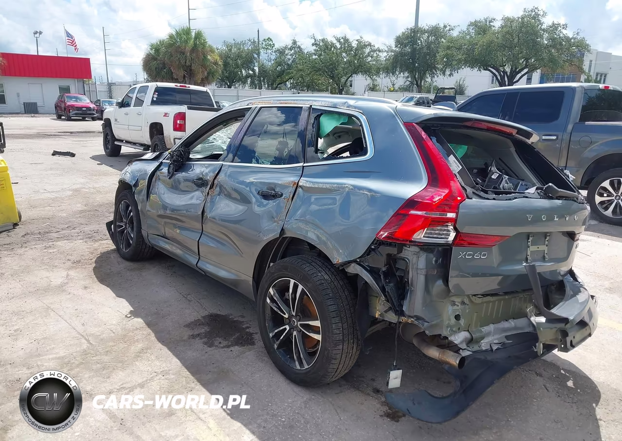 2018 Volvo Xc60 T6 Momentum VIN:YV4A22RK4J1021828 - 3