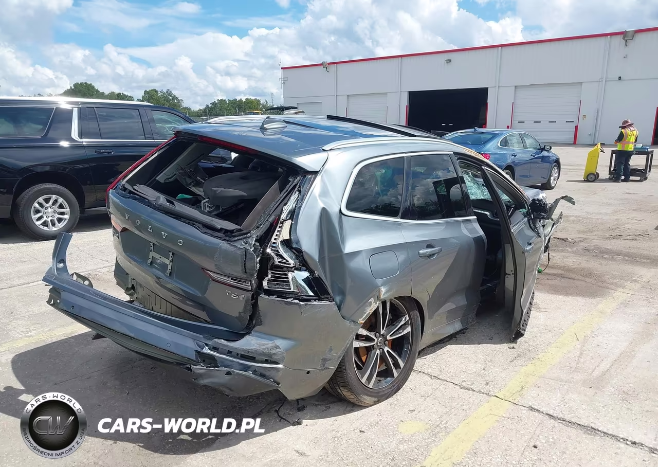 2018 Volvo Xc60 T6 Momentum VIN:YV4A22RK4J1021828 - 4