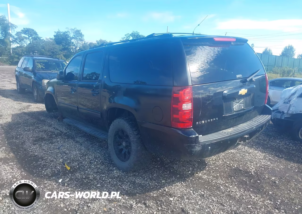 2013 Chevrolet Suburban 1500 Lt VIN:1GNSKJE70DR134806 - 3