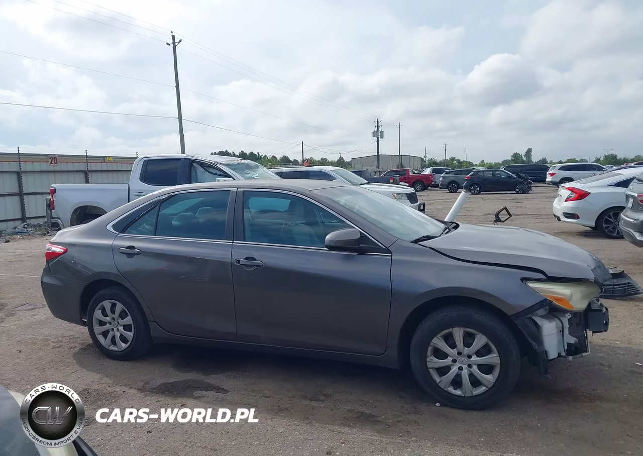 2017 Toyota Camry Le VIN:4T1BF1FK1HU621592 - 13