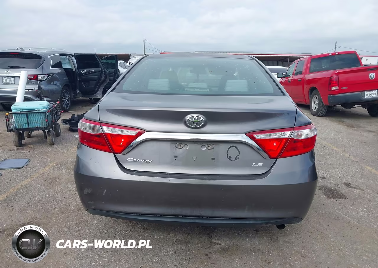 2017 Toyota Camry Le VIN:4T1BF1FK1HU621592 - 16