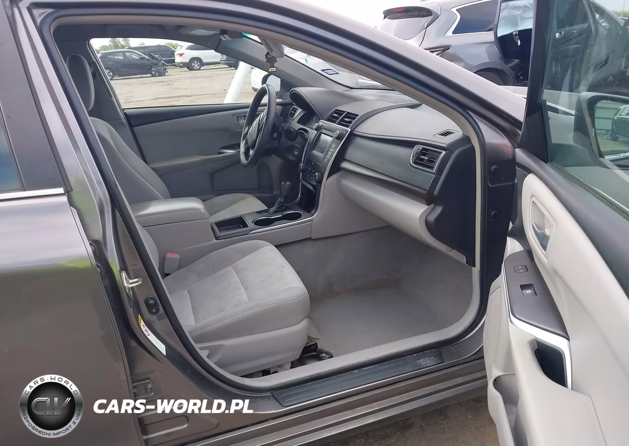 2017 Toyota Camry Le VIN:4T1BF1FK1HU621592 - 5