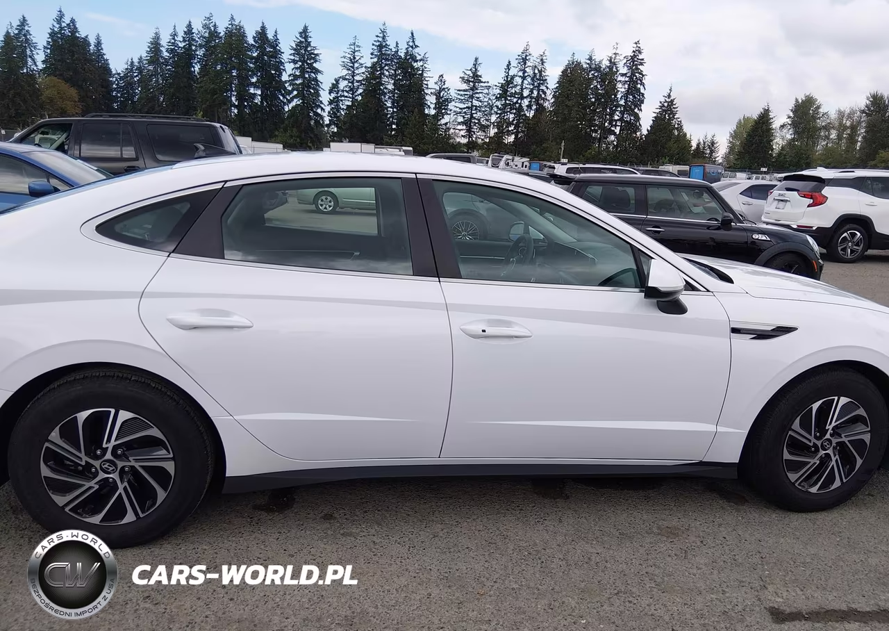 2026 Hyundai Sonata Hybrid Blue VIN:KMHL24JJ7TA162093 - 13