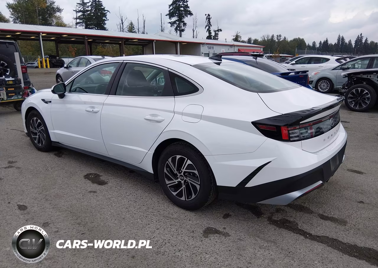 2026 Hyundai Sonata Hybrid Blue VIN:KMHL24JJ7TA162093 - 3