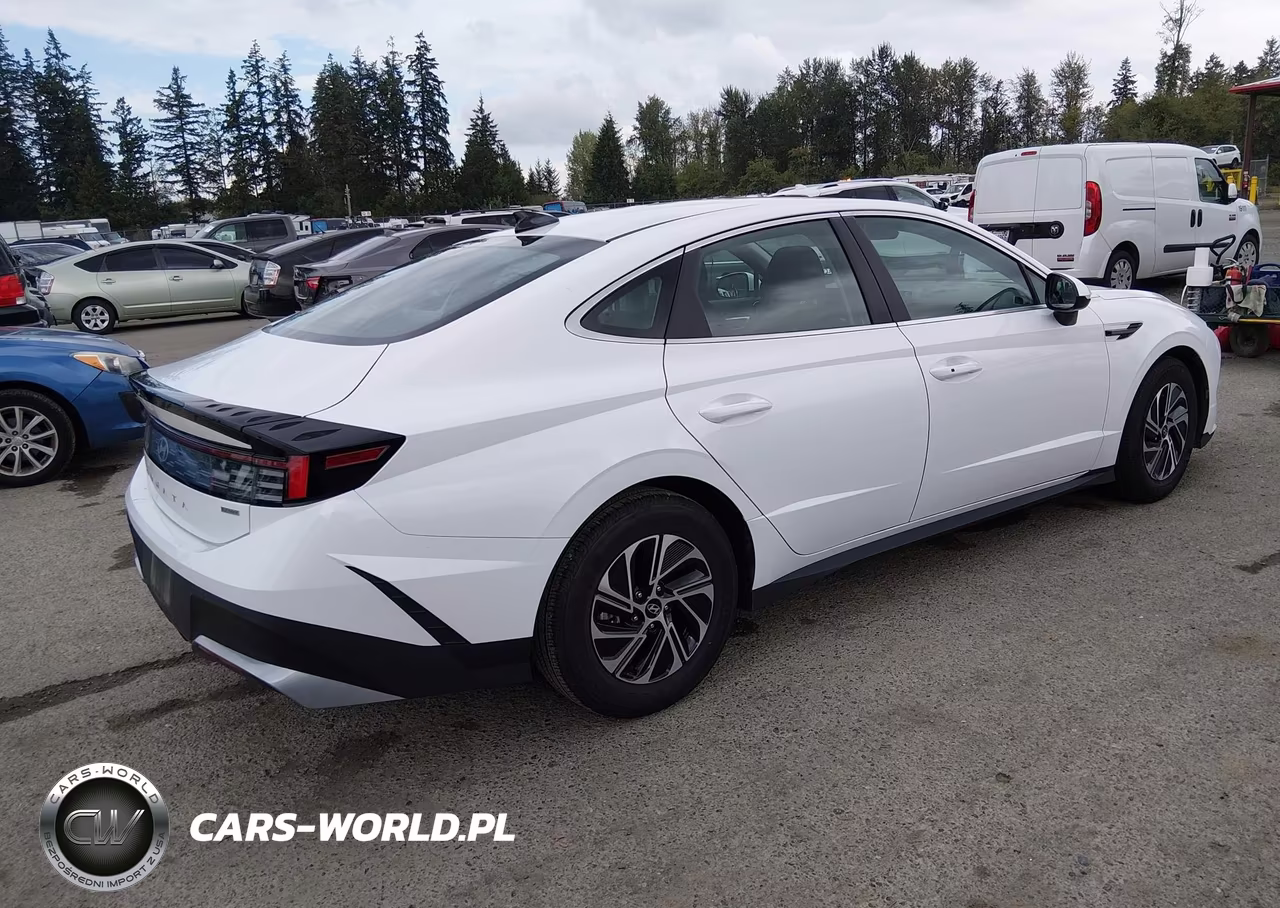 2026 Hyundai Sonata Hybrid Blue VIN:KMHL24JJ7TA162093 - 4