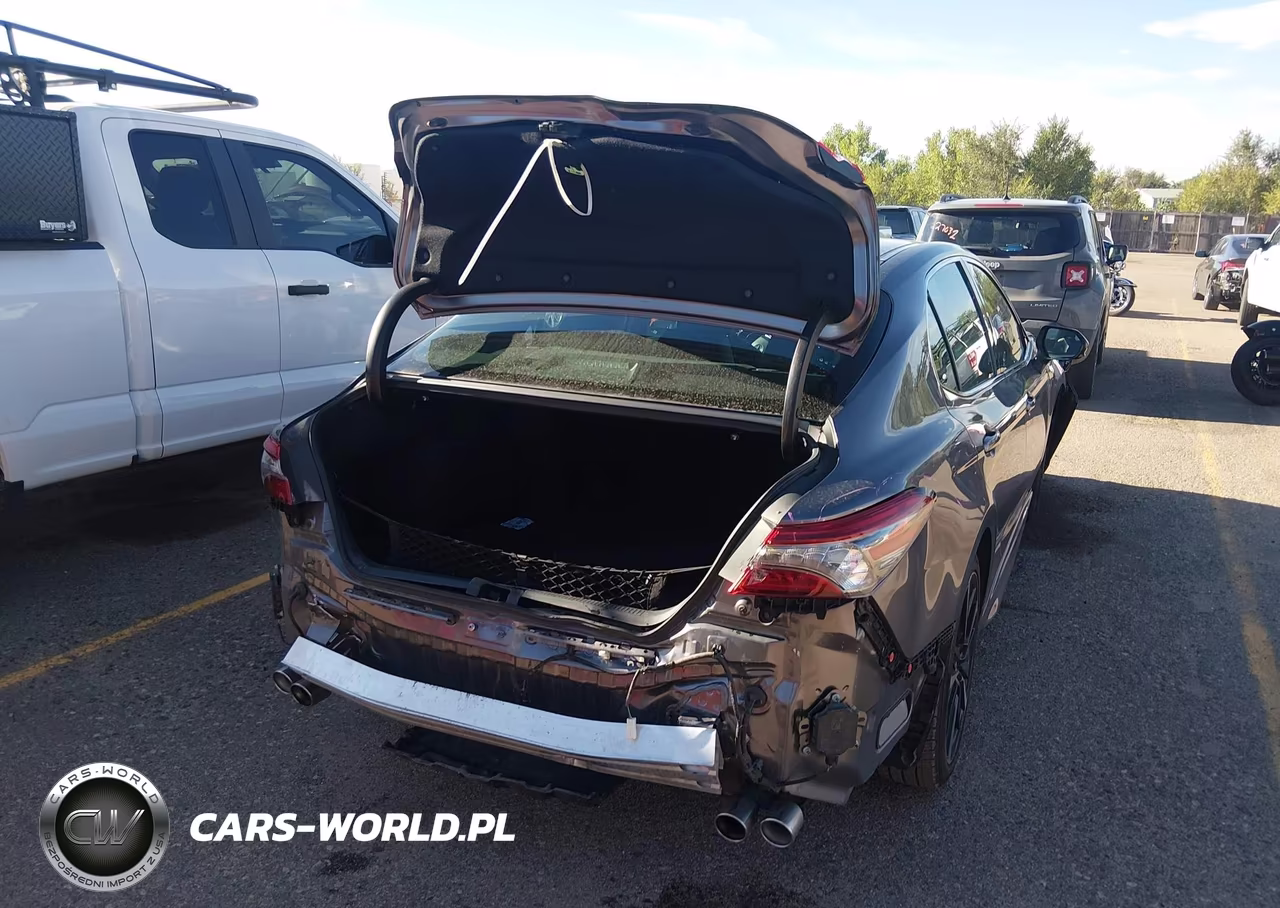 2018 Toyota Camry Xse V6 VIN:4T1BZ1HK6JU500115 - 4