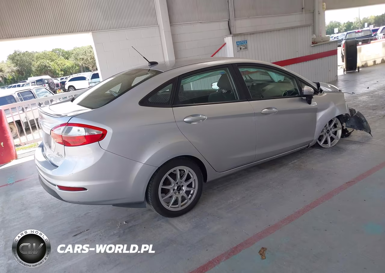 2018 Ford Fiesta Se VIN:3FADP4BJ7JM123289 - 4