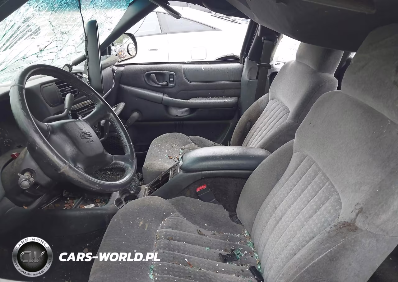 2002 Chevrolet S-10 Ls VIN:1GCCS19W528195795 - 8