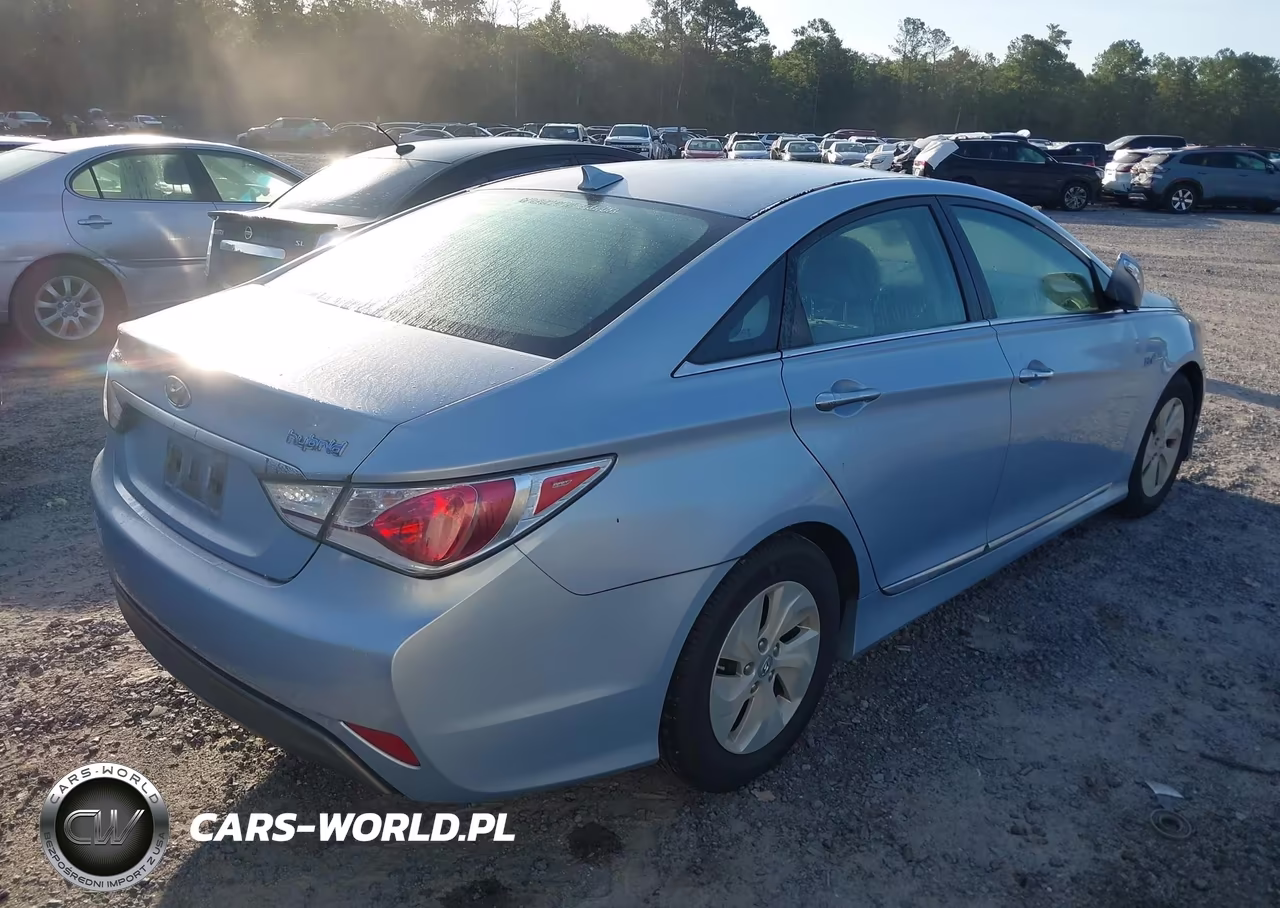 2013 Hyundai Sonata Hybrid VIN:KMHEC4A44DA067069 - 4