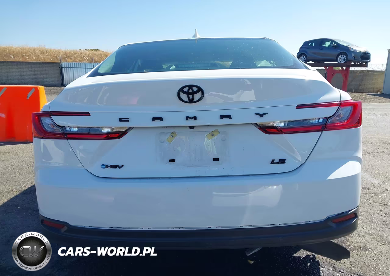 2025 Toyota Camry Le VIN:4T1DAACK7SU639937 - 16