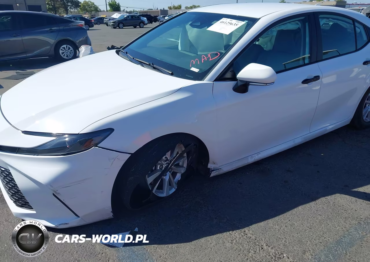 2025 Toyota Camry Le VIN:4T1DAACK7SU639937 - 6