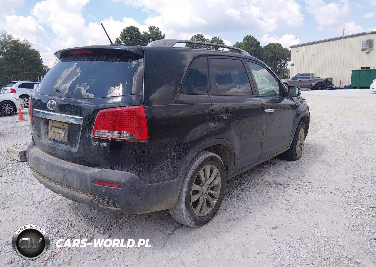 2011 Kia Sorento Ex V6 VIN:5XYKU4A21BG085559 - 4