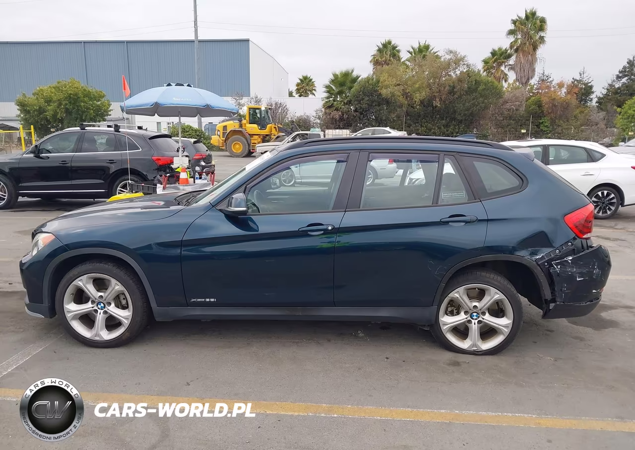 2015 BMW X1 xDrive35I VIN:WBAVM5C58FVV95087 - 14