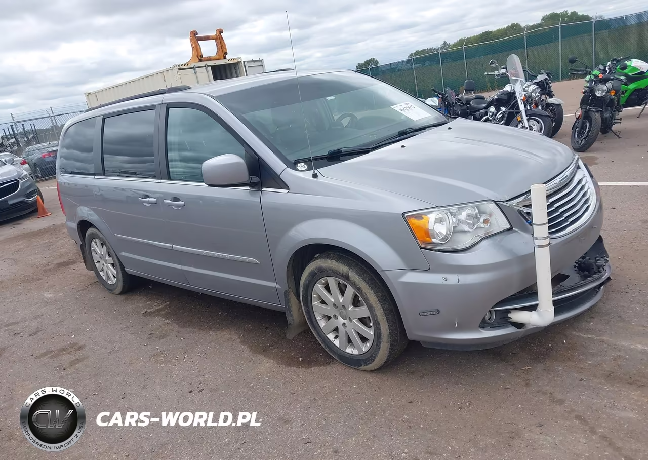 2016 Chrysler Town & Country Touring