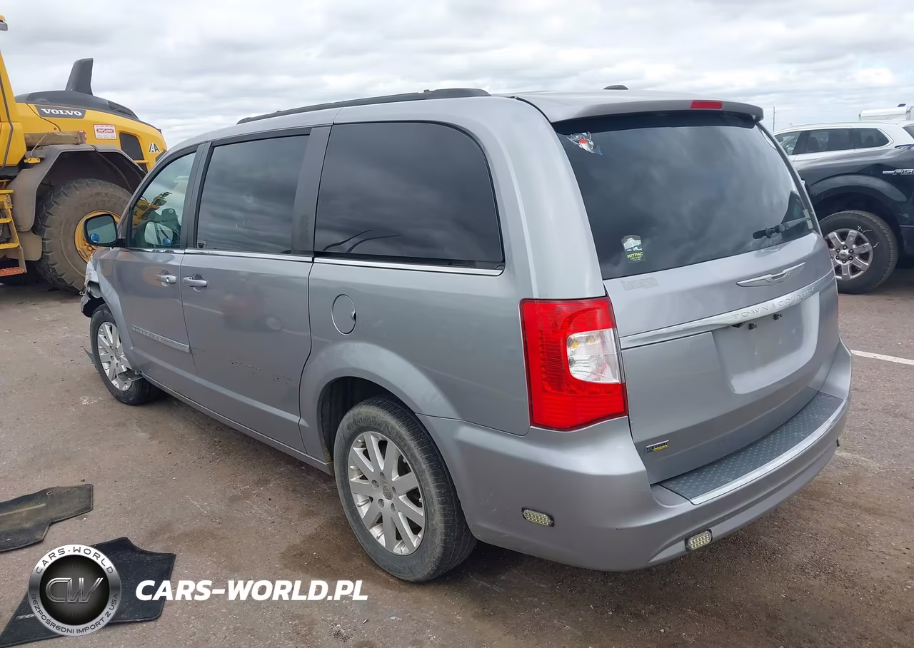 2016 Chrysler Town & Country Touring VIN:2C4RC1BG9GR229386 - 3