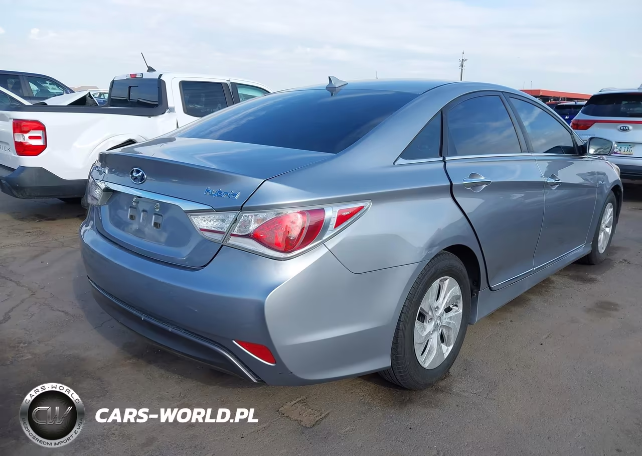 2015 Hyundai Sonata Hybrid VIN:KMHEC4A48FA138227 - 4