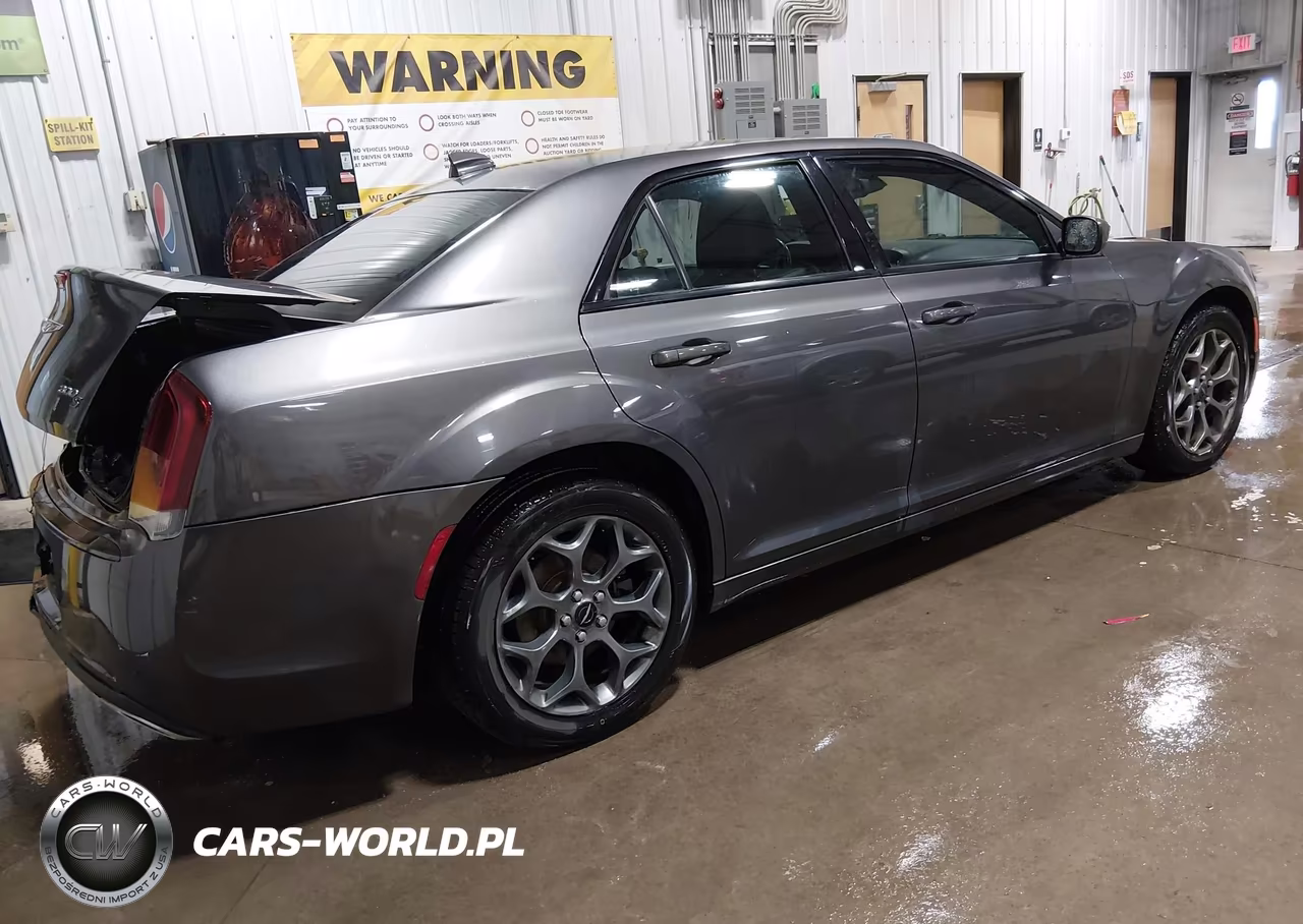 2016 Chrysler 300 300S VIN:2C3CCAGG3GH305158 - 4
