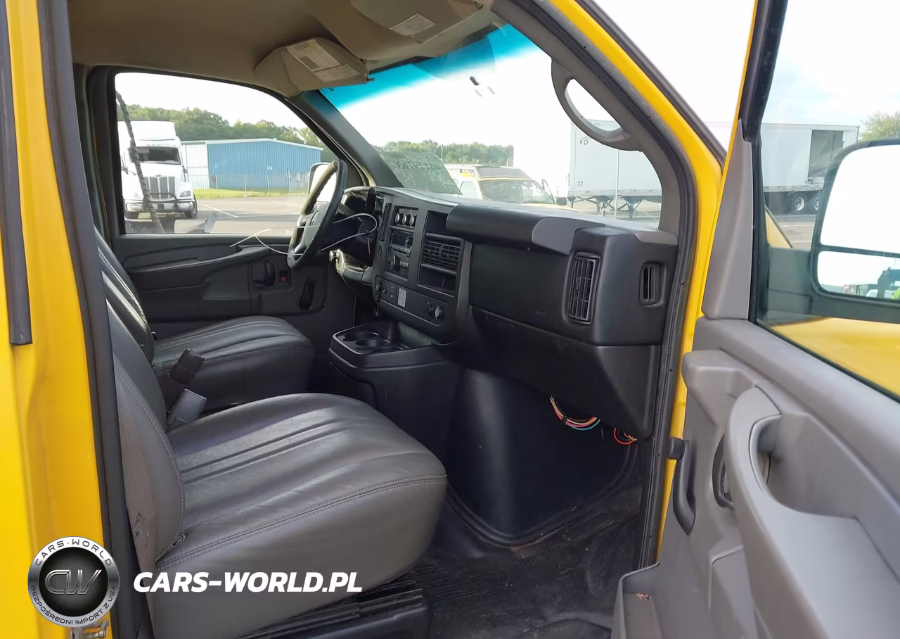 2013 GMC Savana Cutaway 3500 VIN:1GD072CAXD1140578 - 7