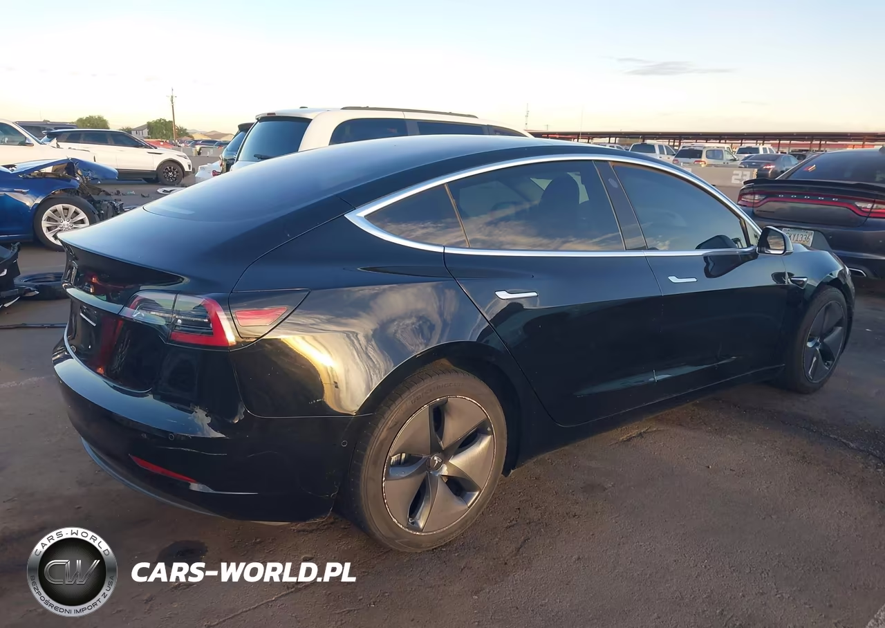 2018 Tesla Model 3 Long Range-Mid Range VIN:5YJ3E1EA2JF044493 - 4