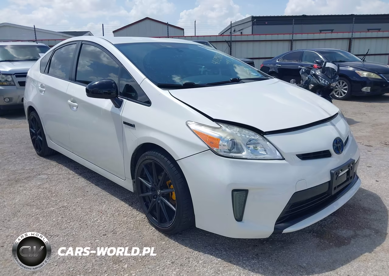 2015 Toyota Prius Four VIN:JTDKN3DUXF1999030 - 1