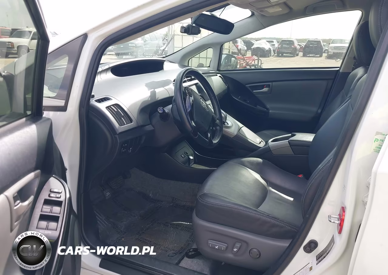 2015 Toyota Prius Four VIN:JTDKN3DUXF1999030 - 17