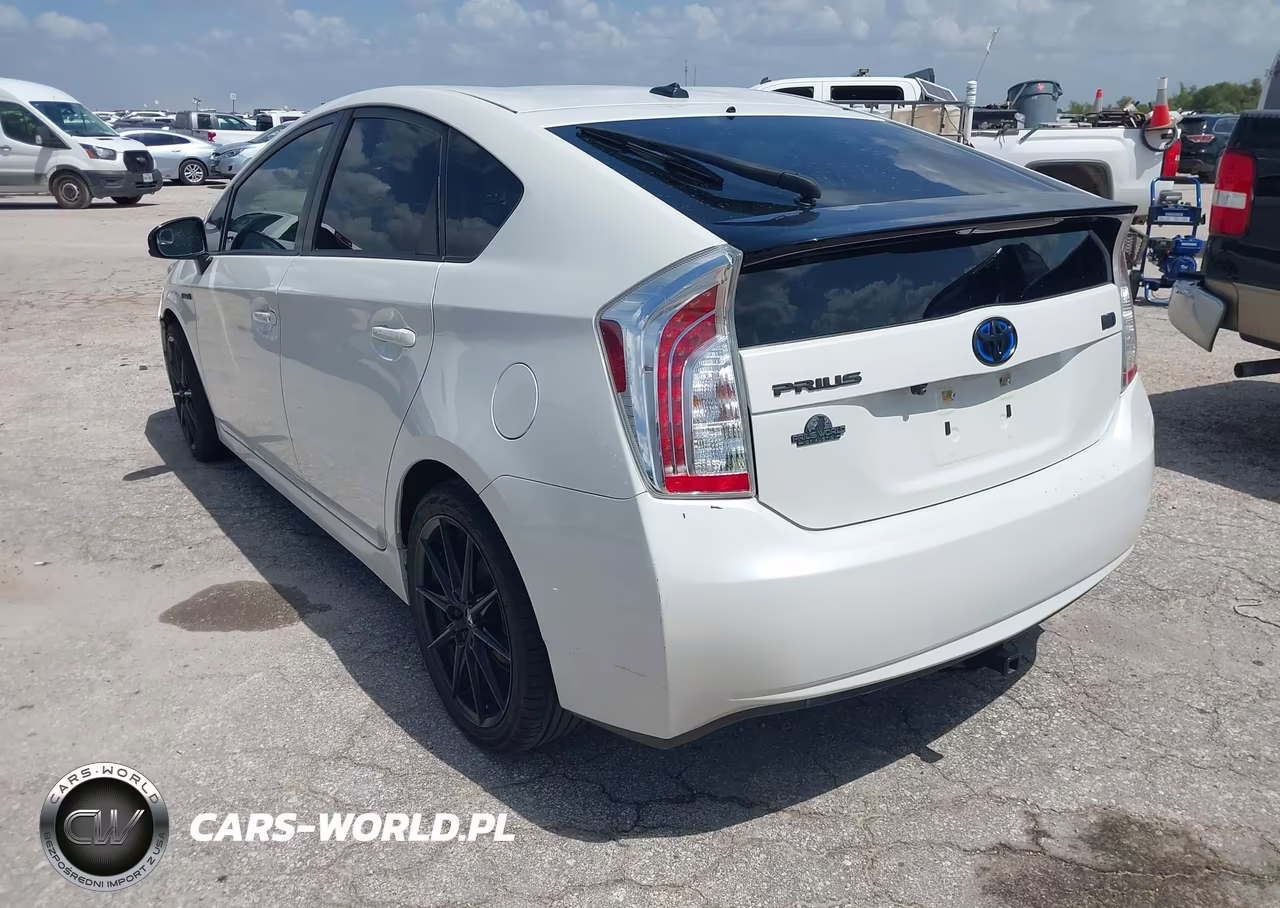 2015 Toyota Prius Four VIN:JTDKN3DUXF1999030 - 3