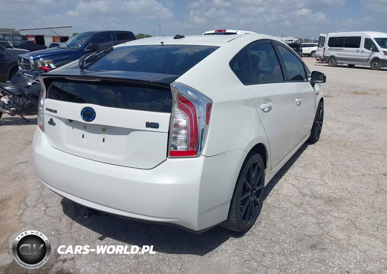 2015 Toyota Prius Four VIN:JTDKN3DUXF1999030 - 4
