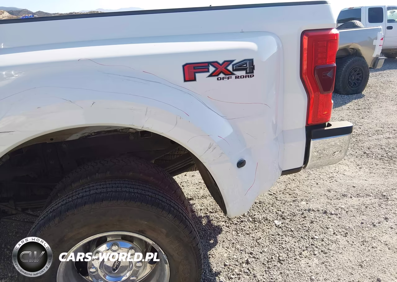 2018 Ford F-350 Lariat VIN:1FT8W3DT3JEB52026 - 21