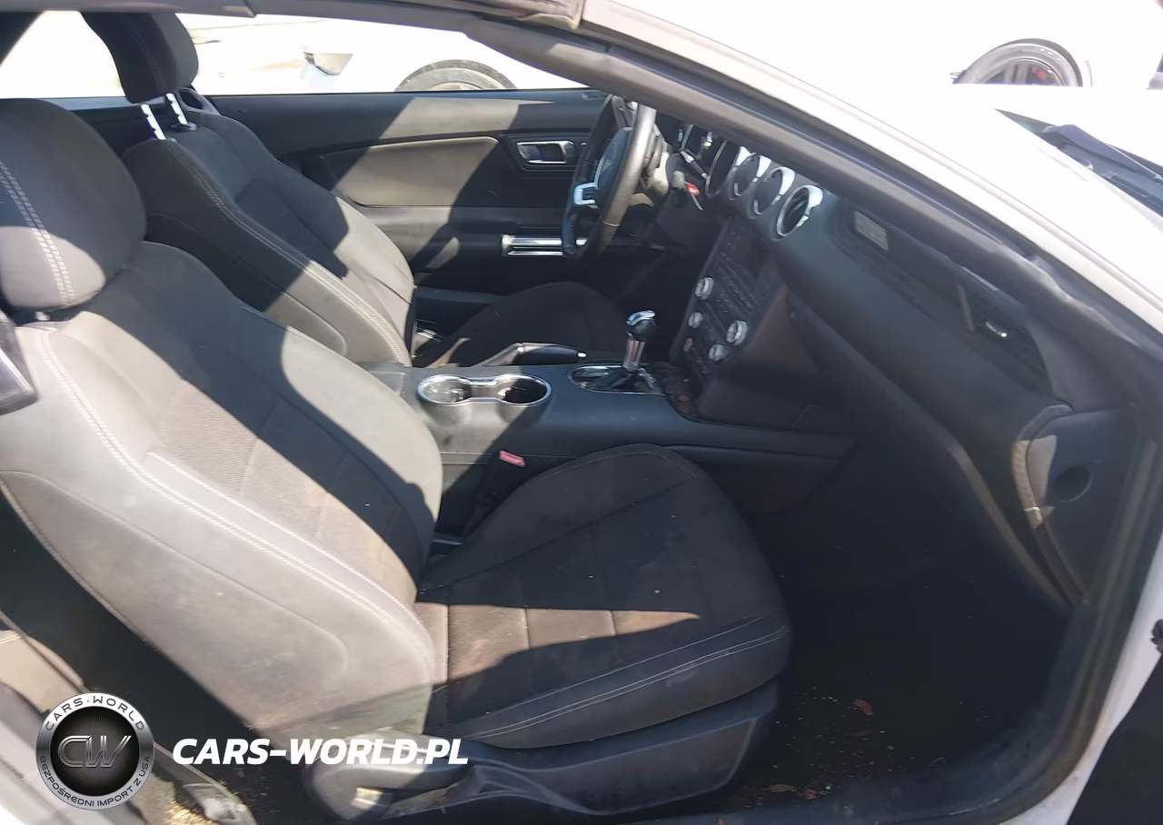 2015 Ford Mustang V6 VIN:1FATP8EM3F5330851 - 5